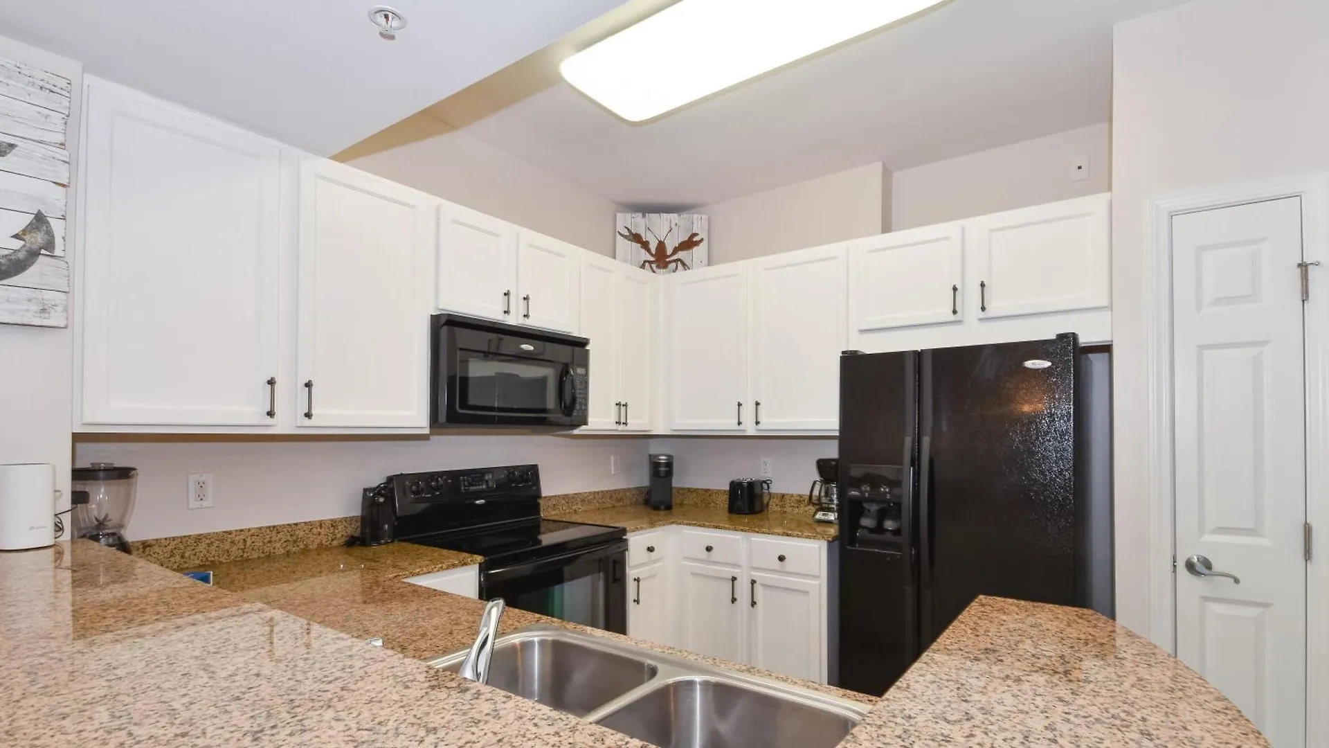 The Palms Of 1209 Junior Apartment