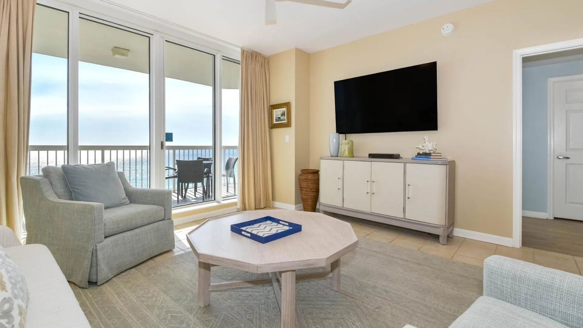 Silver Towers W702 * Destin