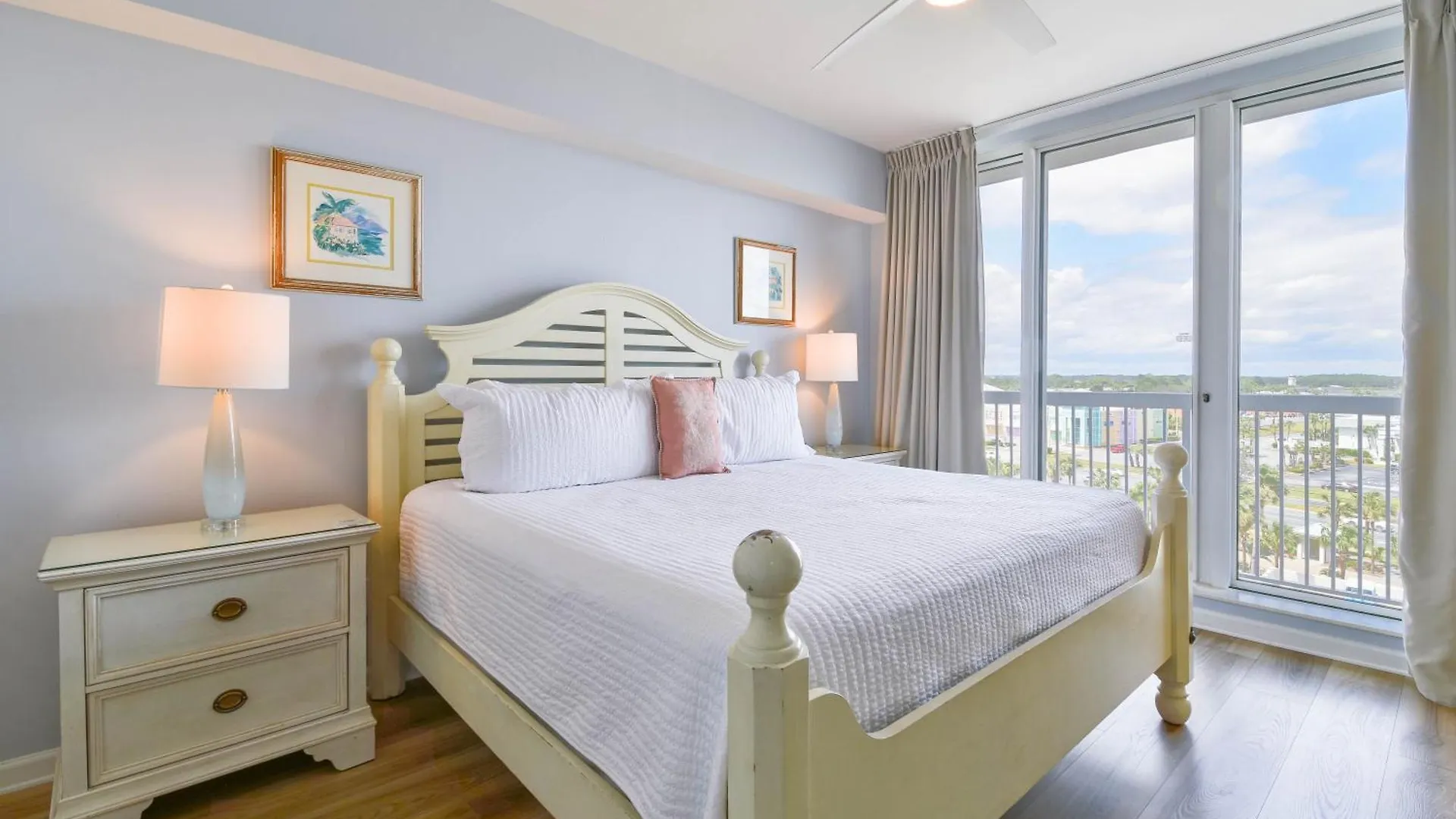 Apartment Silver Towers E703