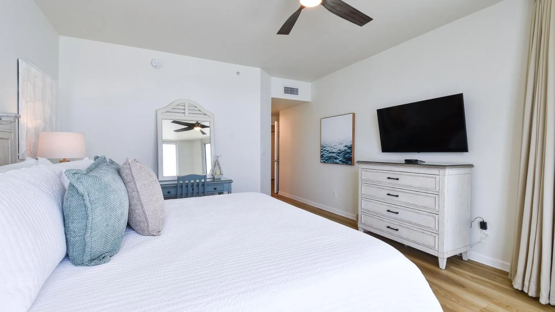 Silver Towers E703 Apartment *