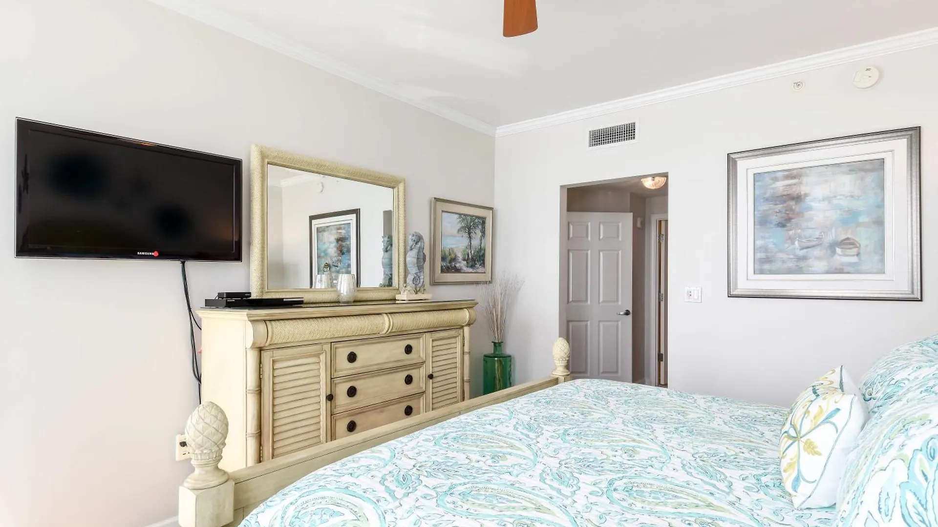 Silver Towers W805 Apartment *