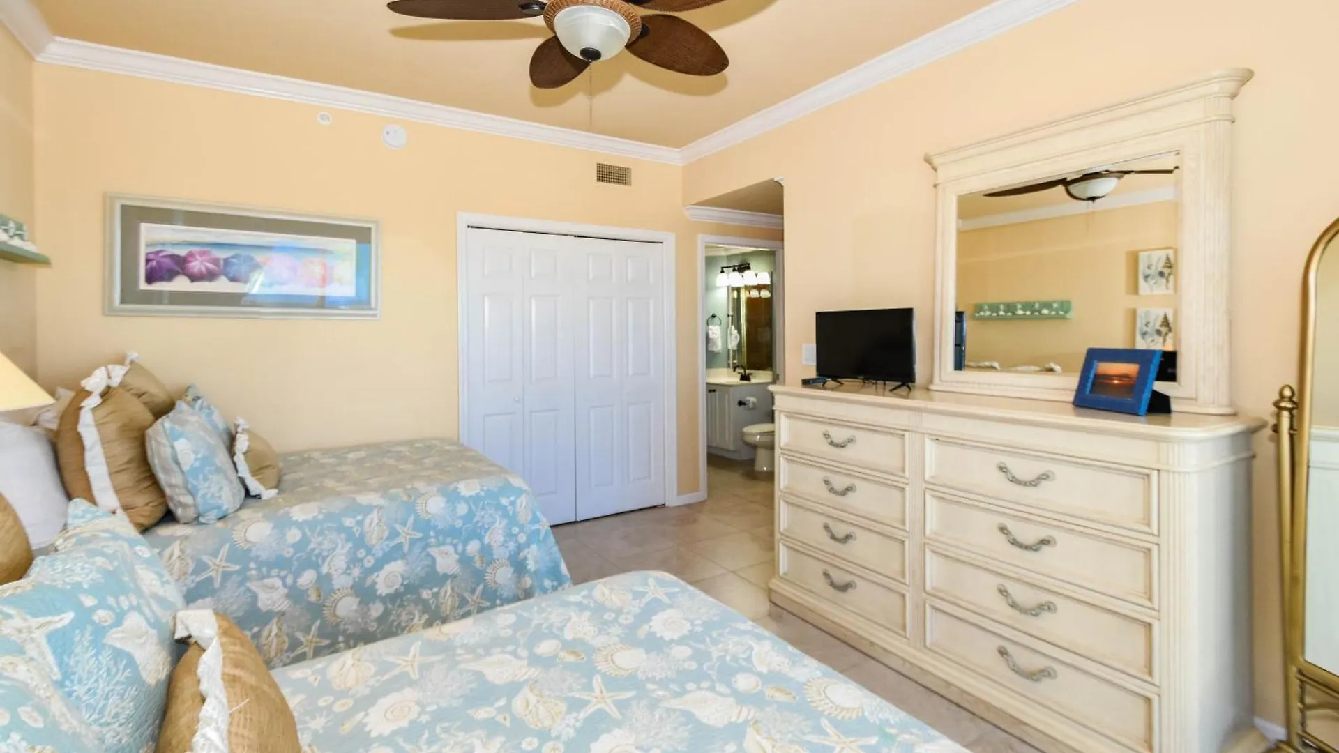 Silver Towers W1501 Apartment *