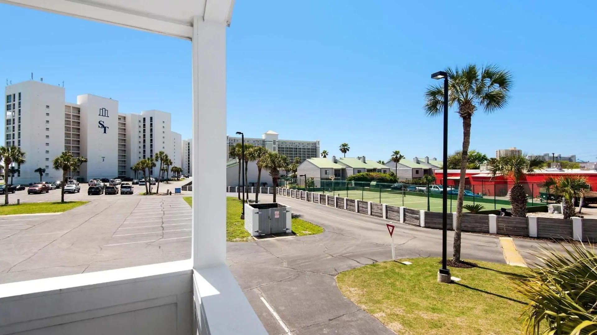 Shoreline Towers Townhouse 4-4 Holiday home *