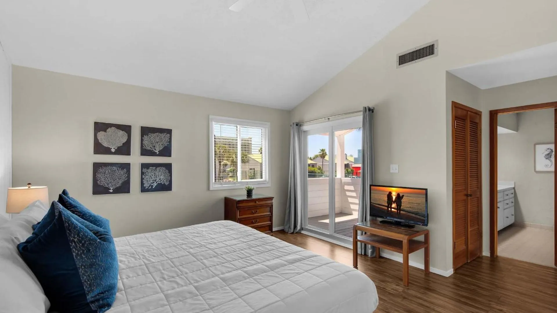 Shoreline Towers Townhouse 4-4 Holiday home Destin