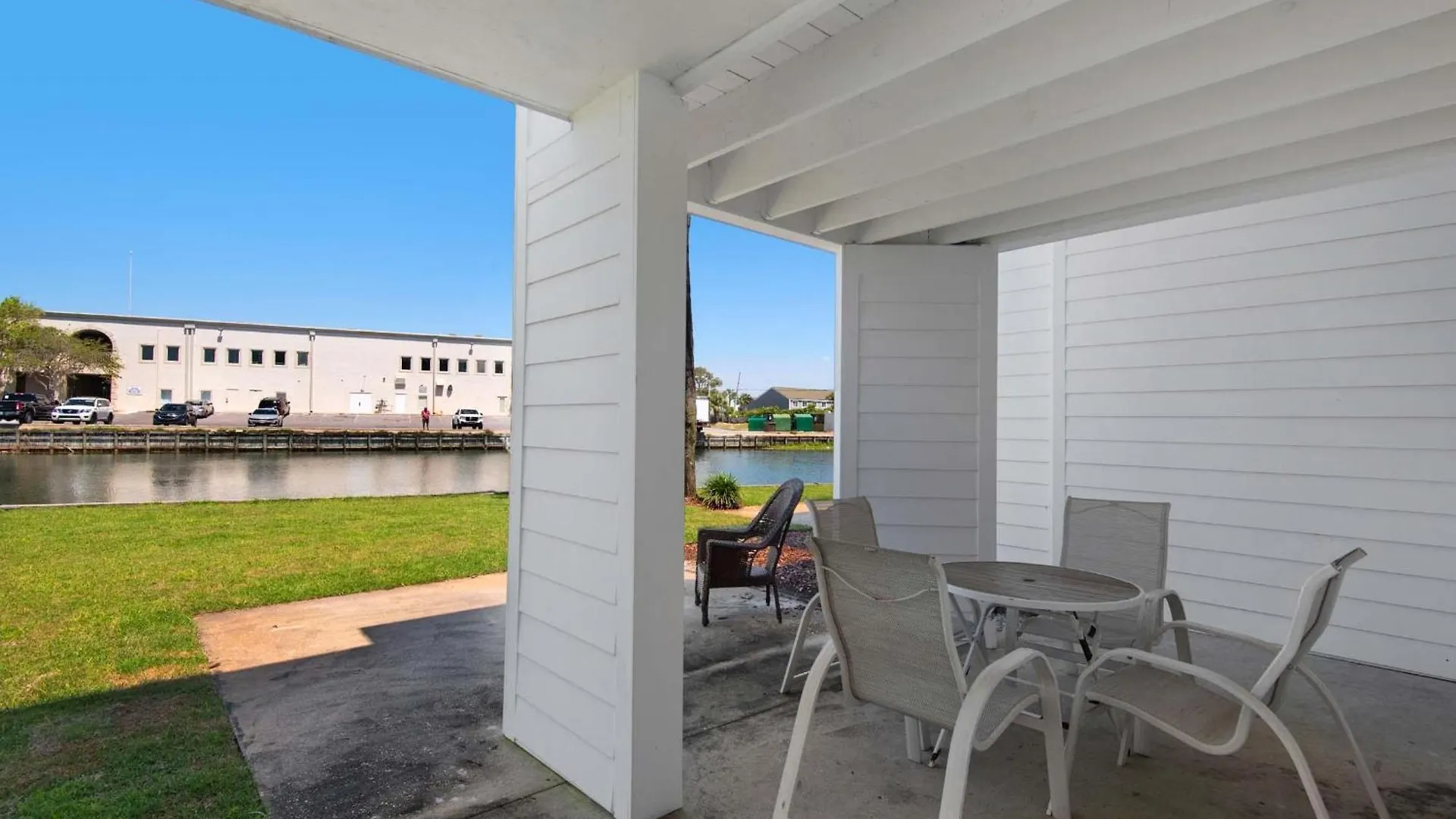 Shoreline Towers Townhouse 4-4 Destin