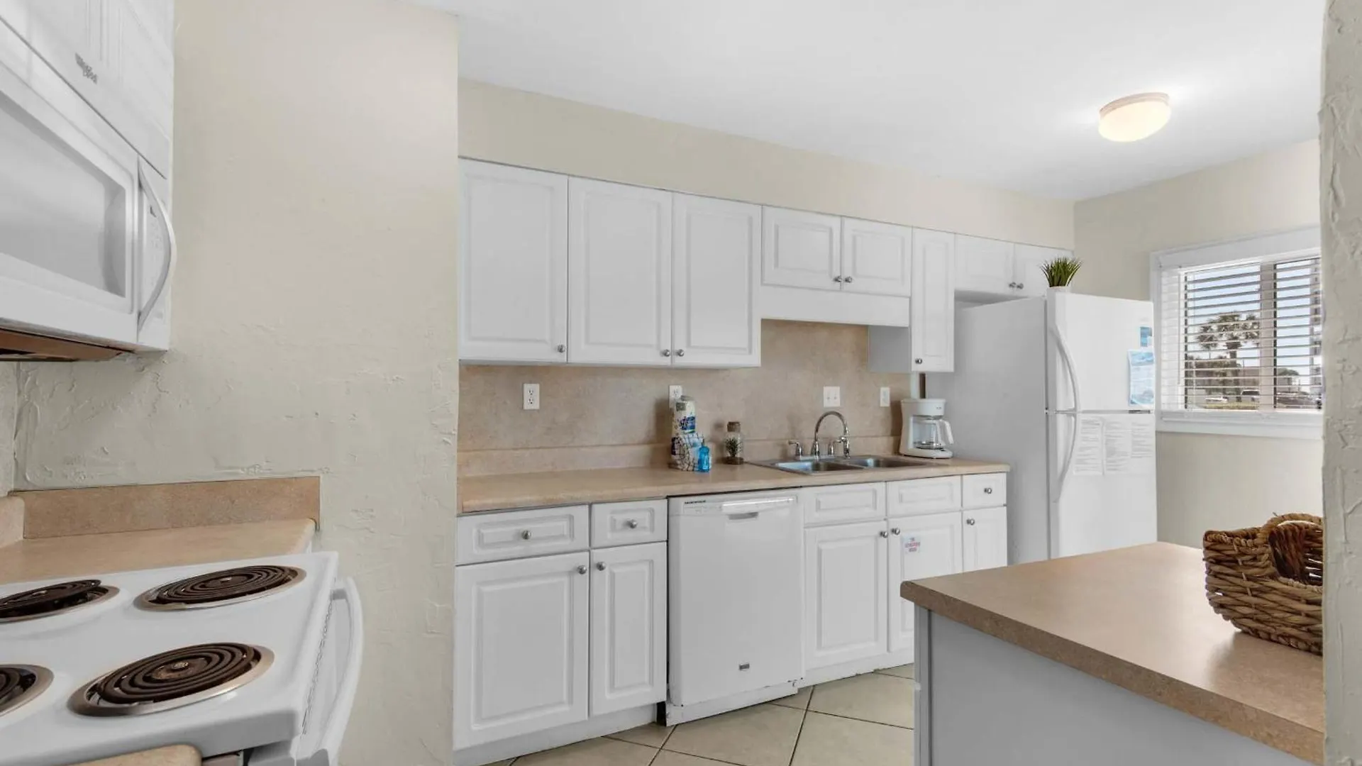 Shoreline Towers Townhouse 4-4 Holiday home *