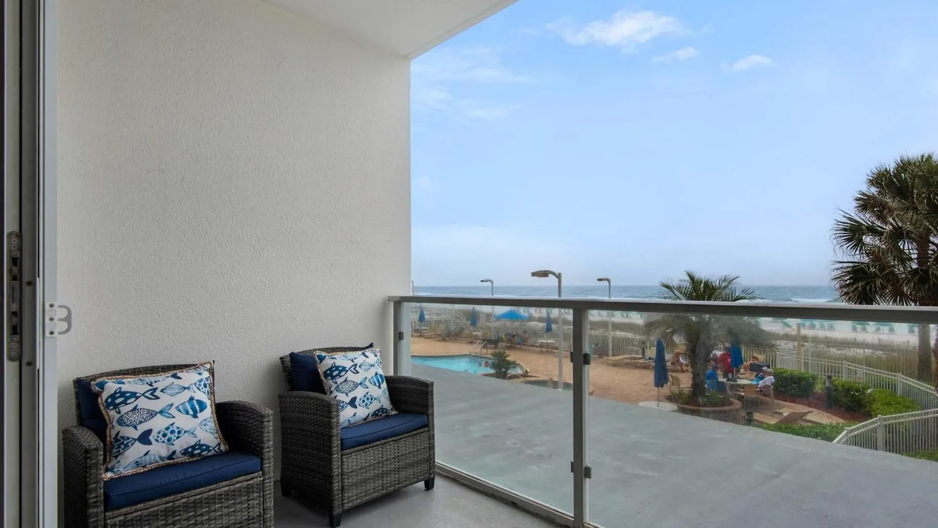 Sterling Sands 111 *