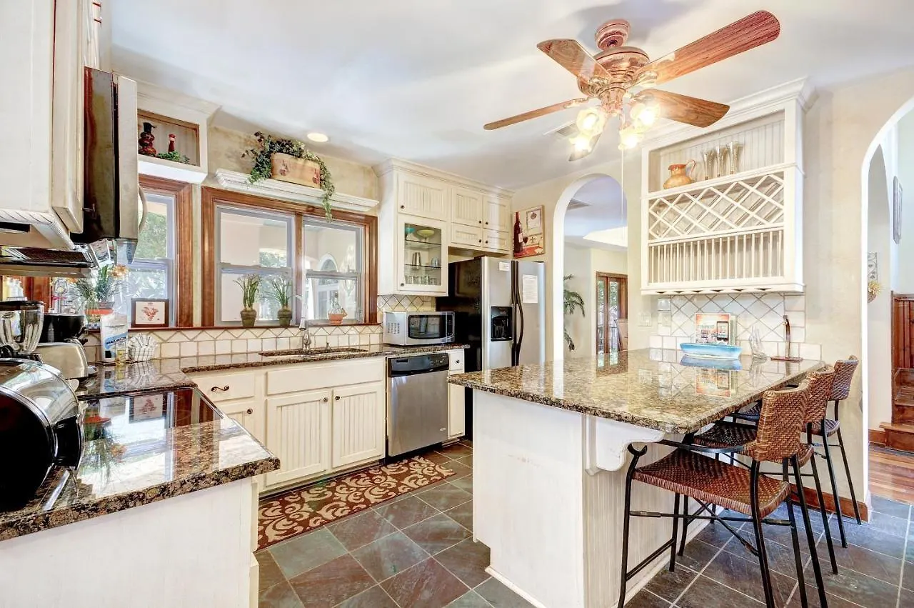 Casa De Mediterranean * 데스틴