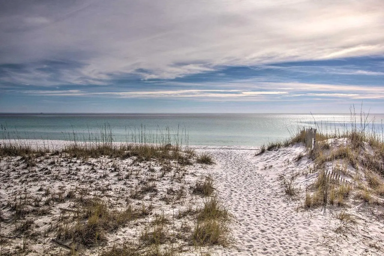 Airy With Pool - Walk To Private Beach! * Destin